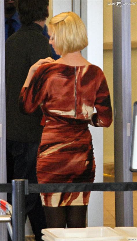 Katherine Heigl Sexy Dans Une Robe Près Du Corps à L Aéroport De Los Angeles Le 21 Janvier