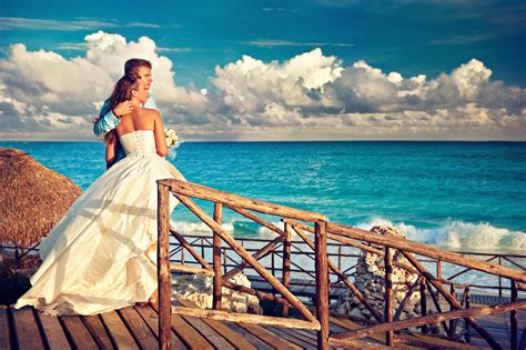 4256x2832 Couple Dress Happy Love Sea Wedding Coolwallpapersme