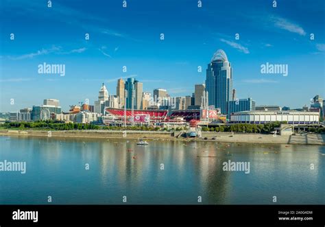 Downtown Cincinnati Skyline From Kentucky Hi Res Stock Photography And