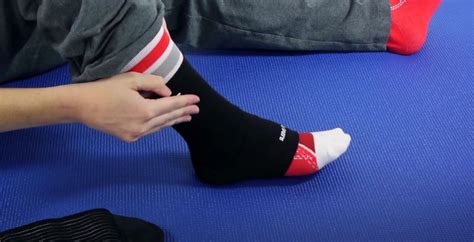 Massage For Ankle Pain Techniques To Soothe Sprain And Swelling