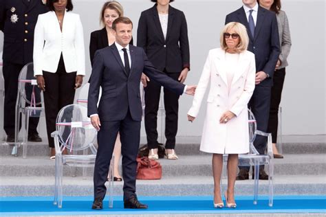 Emmanuel Et Brigitte Macron Ensemble Lors Du Défilé