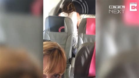 Pärchen Hat Sex Im Flugzeug Und Zwar Nicht Auf Der Toilette