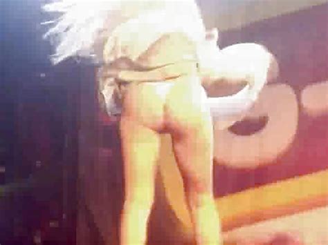 Lady Gaga Strips Naked On Stage At London Gay Nightclub Pics