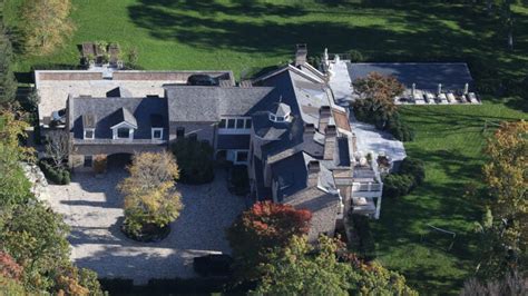 Tom Bradys Mansion Is Off The Market Heres Why