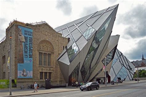 Royal Ontario Museum Is One Of The Very Best Things To Do In Toronto
