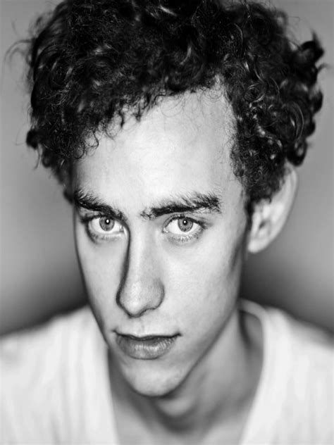 Olly alexander, the pop singer and actor who this year shone brightly in the russell t davies drama it's a sin, is reportedly set to be the next lead in doctor who. Olly Alexander - SensaCine.com