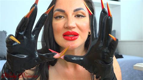 ♀️ Kinkydomina Christine ♀️ Loyalfans On Twitter 💥 My Shiny Latex Gloves Will Mesmerize You