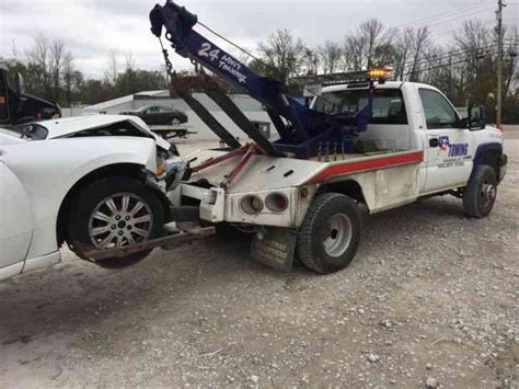 Chevrolet Silverado 2004 Wreckers