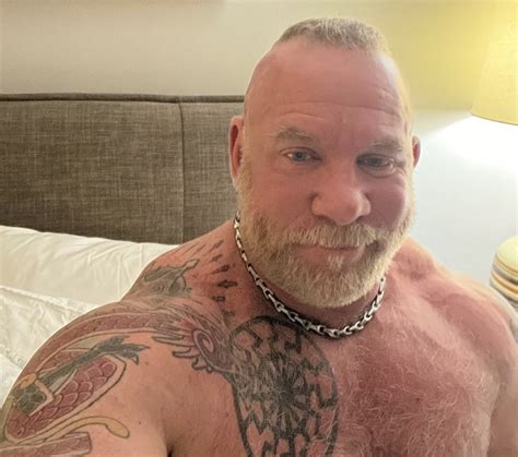 bear of many shadows on twitter daddy musclebear