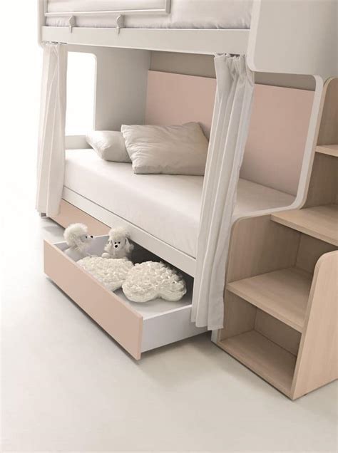 Sono inoltre disponibili anche i tre materassi, viste le misure non standard del letto a cassetto inferiore. Letto a castello, per piccole camerette, con cassettoni salvaspazio | IDFdesign