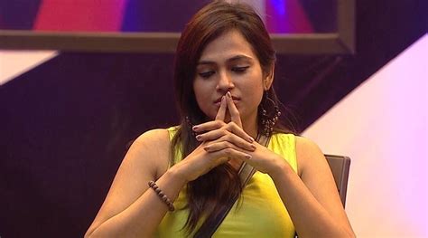 Bigg Boss Tamil October 13 Episode Ramya Pandian Outfoxes Suresh