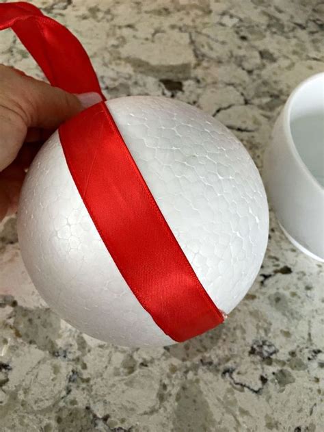Your guests will adore this. Make a Christmas Kissing Ball | Handmade christmas gifts ...