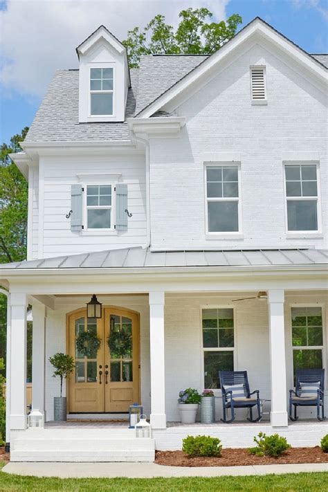 Painting Your Homes Exterior With White Paint