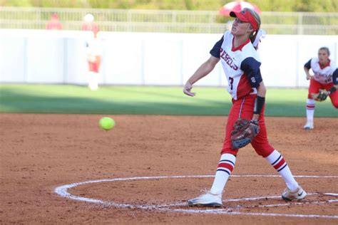 Ole Miss Softballs Kaitlin Lee Selected In 2018 National Pro Fastpitch