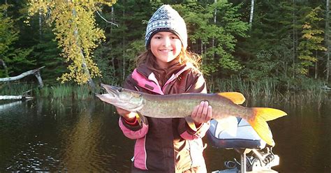 Hayward Wisconsin Fishing Resort Fishing Vacations On Moose Lake