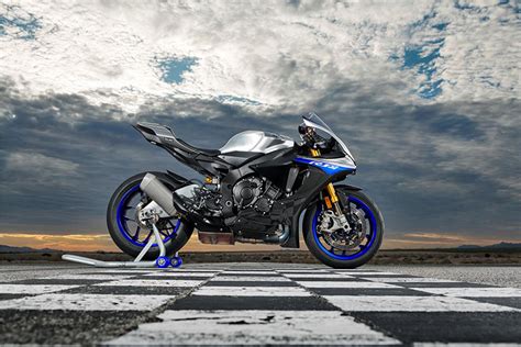 Yzf R1m Yamaha 2019 Super Sports Bike Review Specs Price