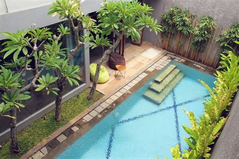 Desain Rumah Mewah Lantai Dengan Kolam Renang Dan Taman Cantik