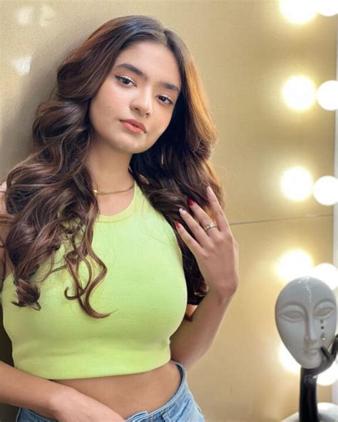 What A Babe Anushka Sen Flaunts Curvaceous Midriff In Green Crop Top And Denim We Love It