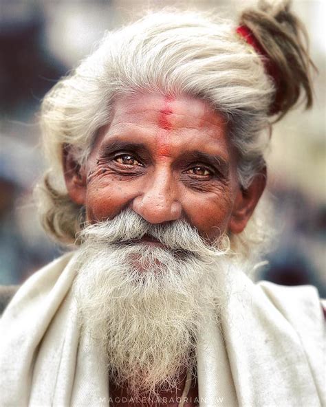 photographer travels to india capturing striking portrait photos