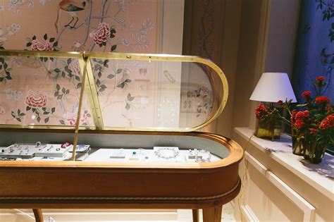 Moda Operandi: A Haven for the Haves - The New York Times