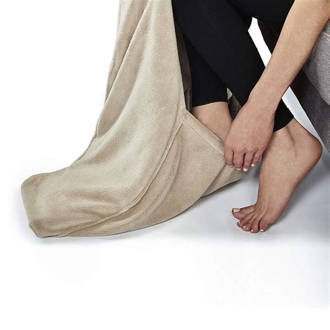 I love the foot pocket feature on this blanket! Sunbeam Microplush Comfy Toes Electric Heated Throw ...