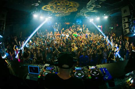 It comes from the same group as its kyo singapore. 5 Best Nightclubs in KL (2017) to Dance The Night away ...