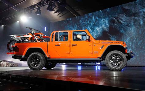 Jeep Gladiator Photos And Specs Photo Jeep Gladiator Best Restyling