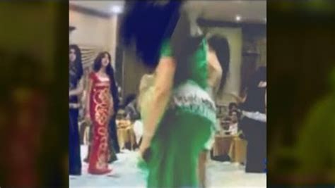 رقص بنات ردح عراقي ياقلبي اشجابك للضيم محسن الفراتي 2019 Video Dailymotion