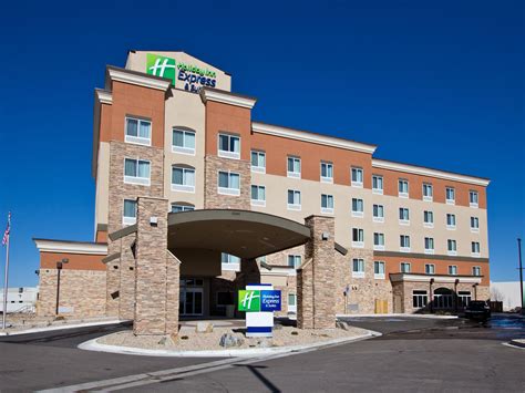 Affordable Hotels On I 70 Holiday Inn Express And Suites Denver East