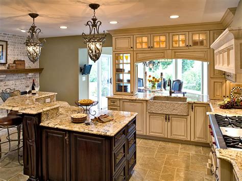 Here's some feature lighting elements that you can put together to give your kitchen lighting the wow factor. Under-Cabinet Kitchen Lighting: Pictures & Ideas From HGTV ...