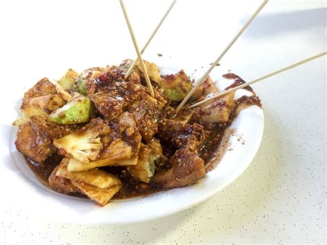 Chinese rojak is one of the many popular dishes that's famous not jusst because of it's sweet and sour flavours, combined with the. best rojak singapore orang (2)