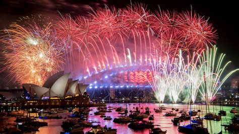 sydney-s-new-year-s-eve-fireworks-expected-to-go-ahead,-despite-fire
