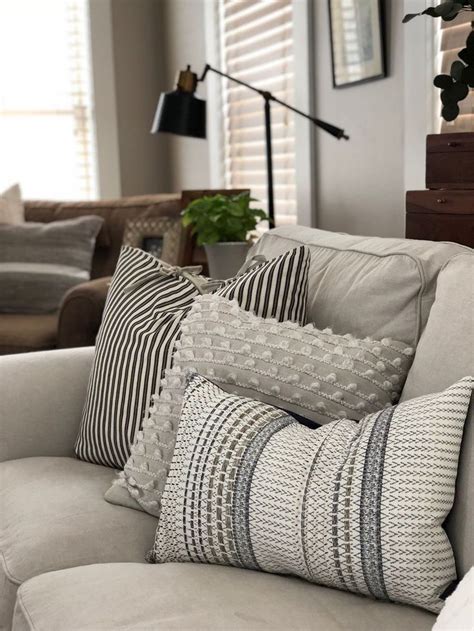 34 Inspiring Throw Pillows Ideas For Living Room Living Room Pillows