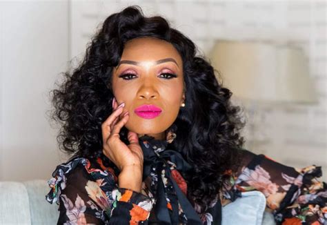 Sophie lichaba (29 haziran 1973 doğumlu), kızlık soyadı mphasane, eski adı sophie ndaba , güney afrikalı bir aktris. Sophie Ndaba currently shooting Lockdown Season 5! - Mgosi