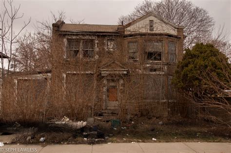 On today's urban exploration we are visiting the. OMG You Won't Believe What's Inside This Abandoned House ...