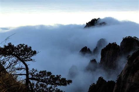 Sea Of Clouds At Huangshan Mountain In Anhui