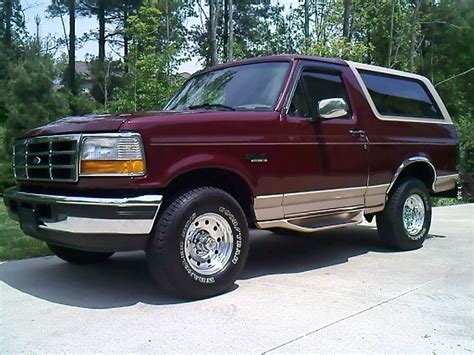 The step bars and trailer brake system are just about the only aftermarket things on this truck. Remote controlled ford bronco