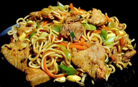 Gebratene Nudeln wie vom Asiaten