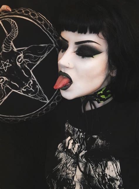 Pin By Kimmie Labreck On Goths Witchcraft Black Metal Girl Gothic Makeup Metal Girl