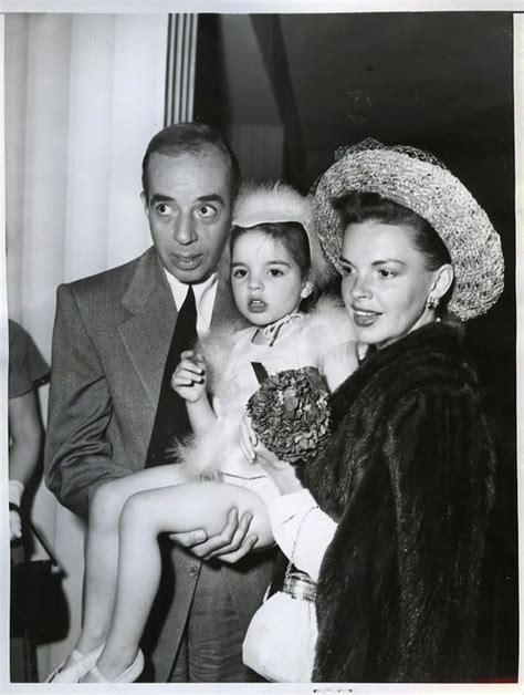 Judy Garland And Daughter Liza Age 7 And Husband Vincente Minnelli