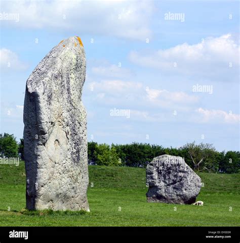 Avebury Avebury Stone Neolithic Henge Monument England Stone Circle Hi