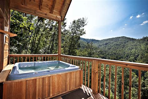 Perfect for a romantic weekend in the smoky mountains or a secluded honeymoon, our one bedroom cabin rentals in pigeon forge and gatlinburg are an ideal setting for any couple looking to spend a few quiet days in. Abundant views - 3 BEDROOM cabin in Sevierville