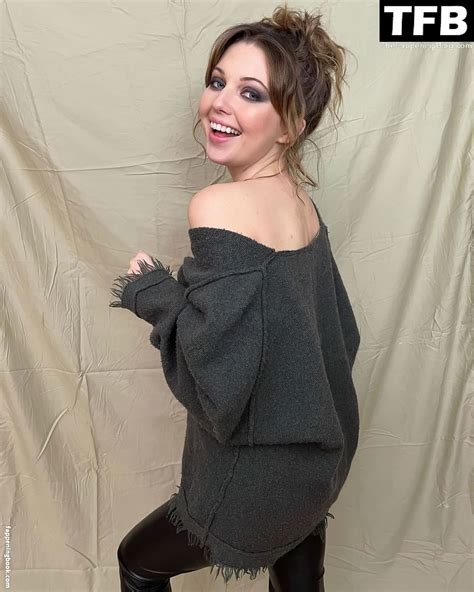 Sammi Hanratty Nude The Fappening Photo FappeningBook