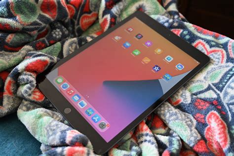 Review Apples Eighth Gen Ipad Is Powerful And Expectedly Boring