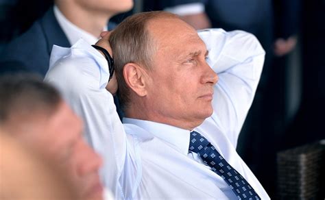 Об этом журналистам рассказал представитель кремля дмитрий песков. Владимир Путин сегодня отмечает день рождения