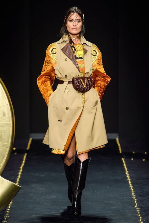 Versace News Collections Fashion Shows Fashion Week Reviews And