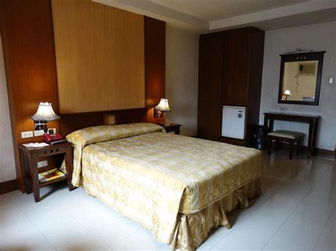 Cherry Blossoms Hotel Manila In Philippines Room Deals Photos And Reviews