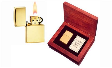 Weitere ideen zu feuerzeug, zippo sammlung, sturmfeuerzeug. The 18 Karat Solid Gold Zippo Lighter | The Rich Times