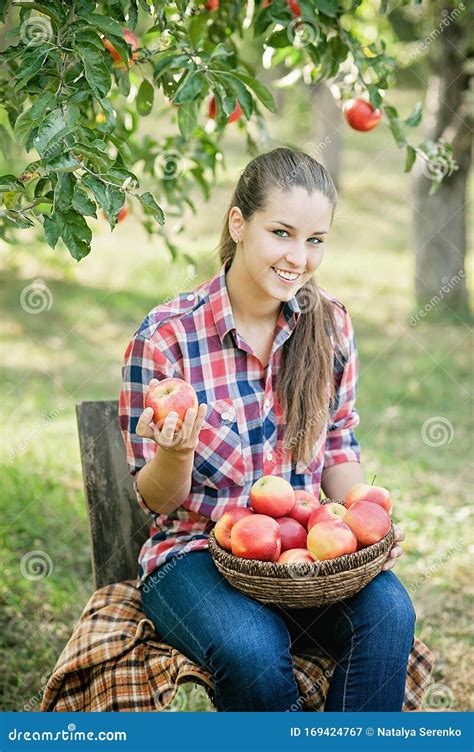 Girl With Apple In The Apple Orchard Stock Image Image Of Beautiful