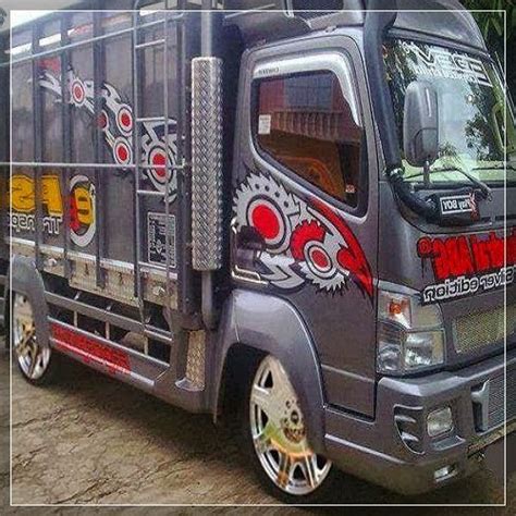 Meskipun si pemilik mengaku harus mengeluarkan kocek hingga rp 300 juta demi merubah penampilan kendaraannya, tapi truk ini sempat jadi jawara di kontes truk yang ada di jogjakarta. 30 gambar modifikasi truk canter dengan full variasi ceper bemper bak paling keren terbaru 2018